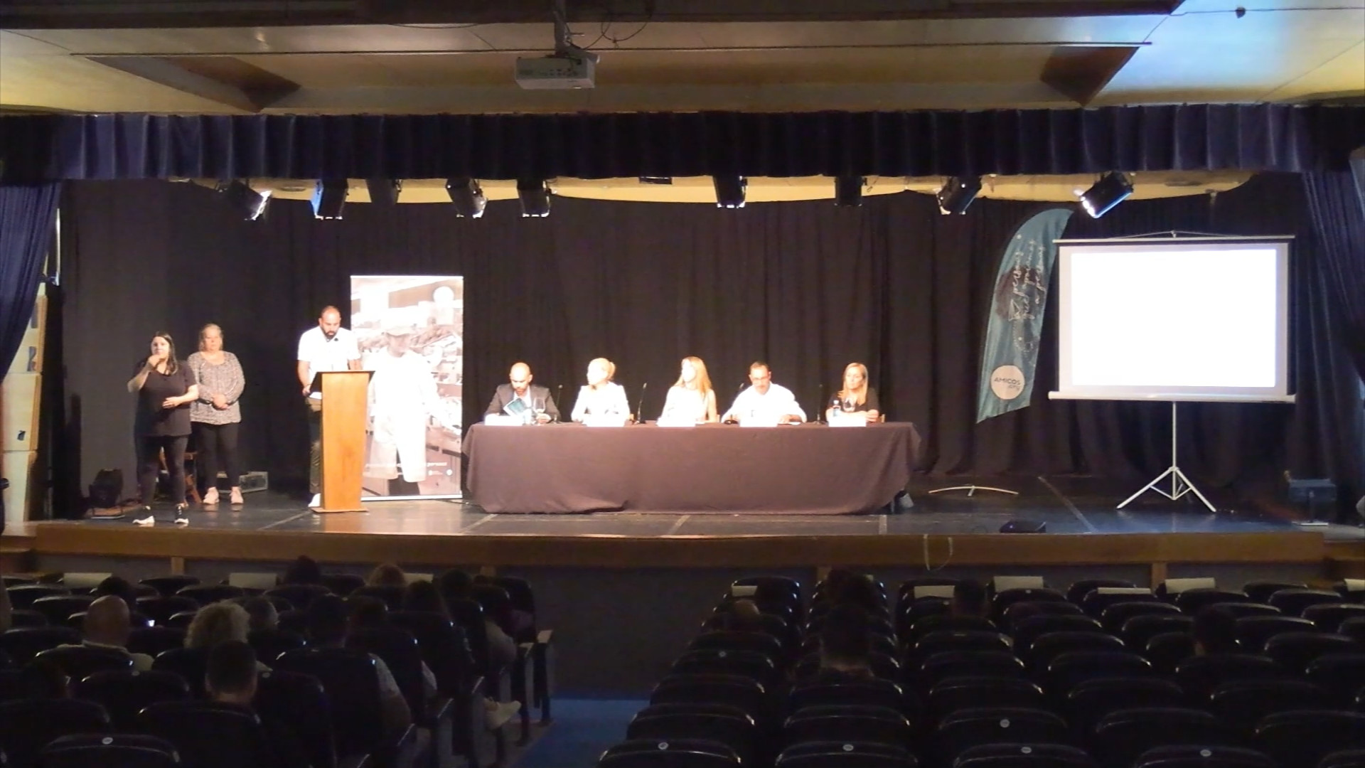 Image default